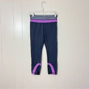 Lululemon Women's Crop Leggings  Gray  and Purple Size 4